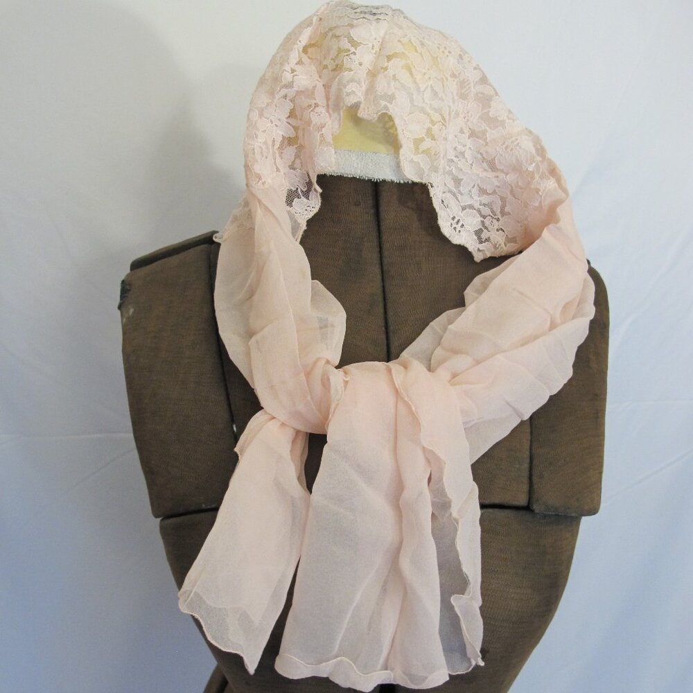 Pink rectangular head scarf or head-kerchief